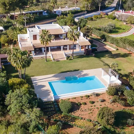 Casa Felles - *